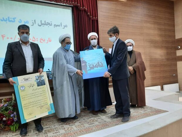 قدردانی مدیرکل تبلیغات اسلامی آذربایجان شرقی از مرد کتابدار ملکان