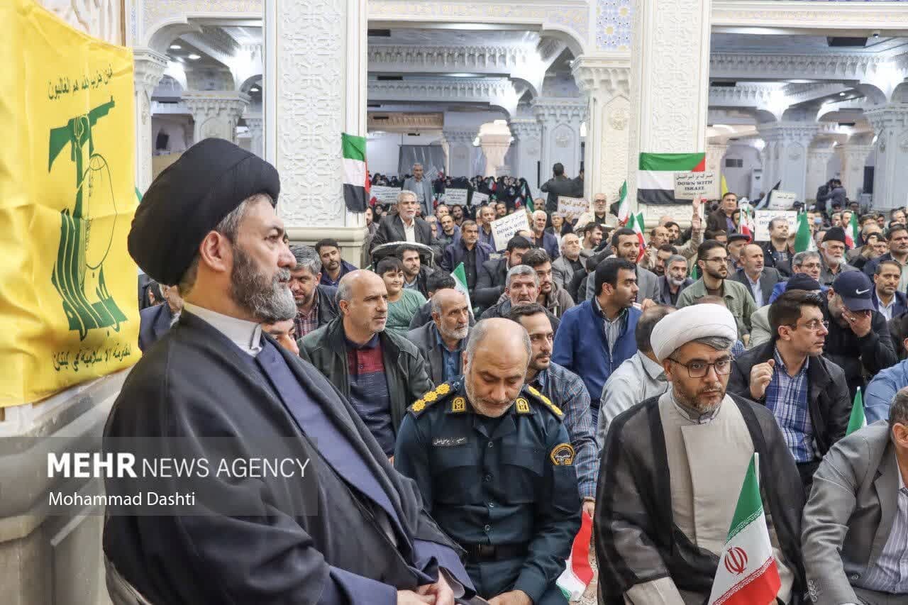 تجمع مردم اردبیل در محکومیت جنایات رژیم صهیونیستی تجمع مردم اردبیل در محکومیت جنایات رژیم صهیونیستی