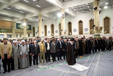 دیدار جمعی از شاعران و اساتید ادبیات فارسی با رهبر معظم انقلاب اسلامی