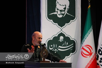 نخستین کنگره ملی شعر شهید حاج قاسم سلیمانی در تالار وحدت برگزار شد