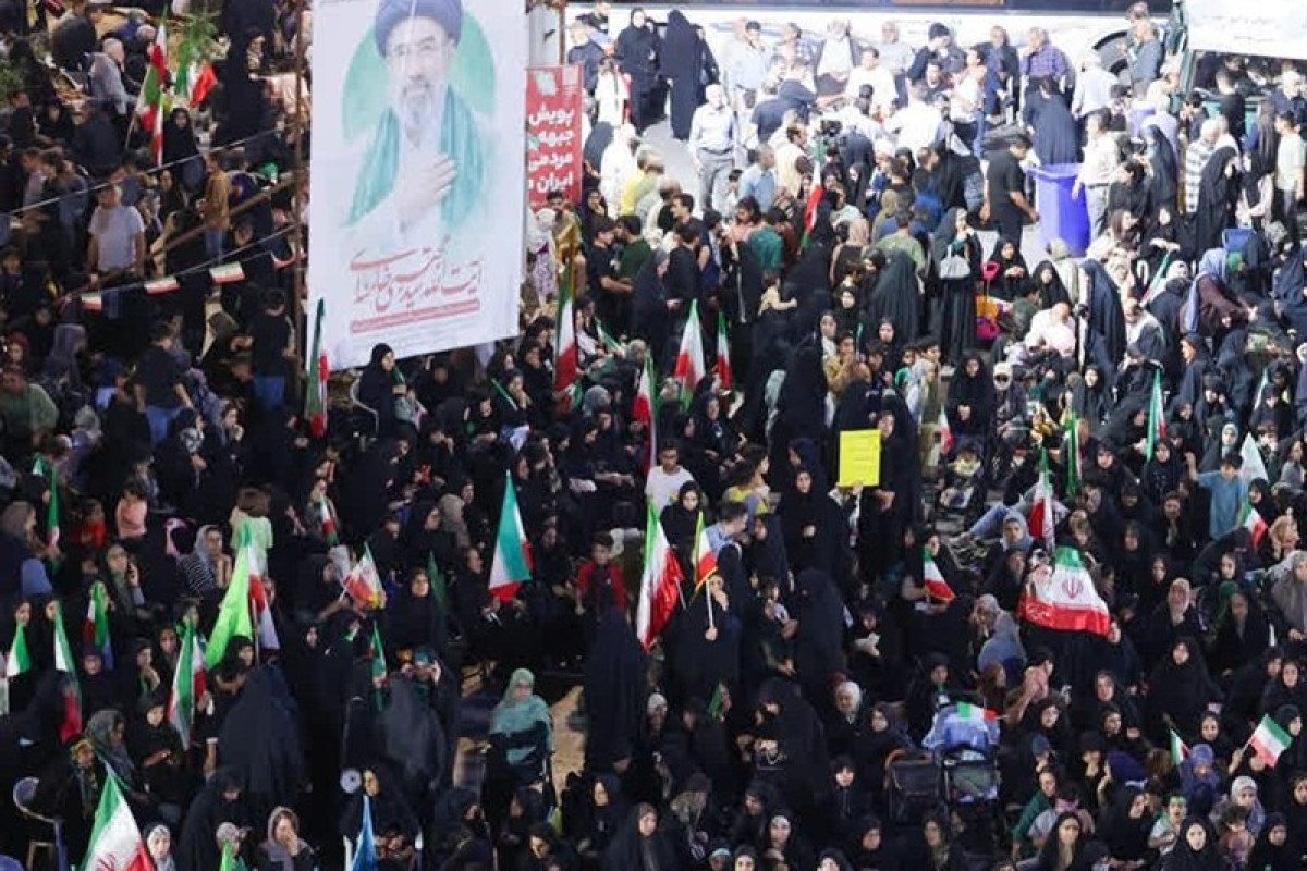 تجمع شبانه مردمی «لبیک یا امام» بوشهر