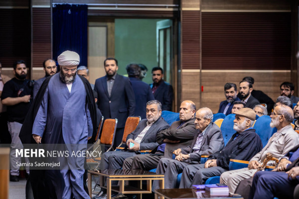 رونمایی از مستند پرواز در مه