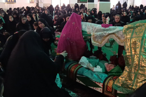 نوای لالایی کربلا در آغوش مادران پارسیانی