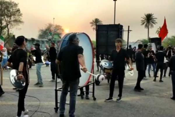 شکوه عزاداری در امامزاده شاه قطب‌الدین حیدر(ع)