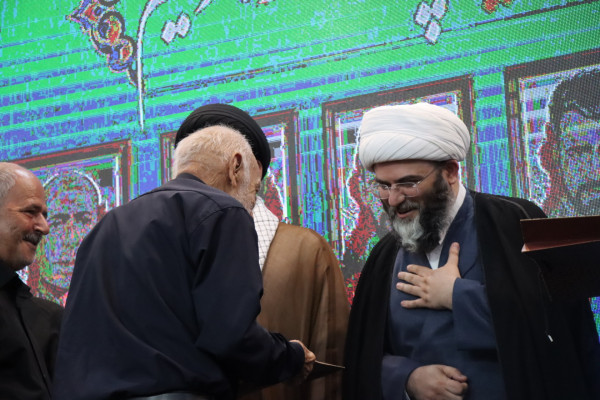 تجلیل از خانواده های شهدا | شاهدان قیام | نویسندگان و هنرمندان قیام ۱۵ خرداد