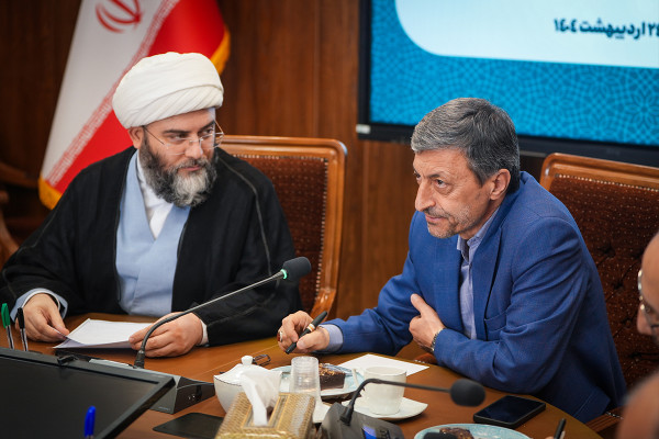 دیدار رئیس ستاد اجرایی فرمان امام با حجت الاسلام قمی