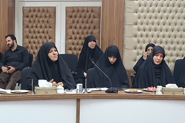 تأکید بر نقش روضه‌ها در تربیت جوانان در نشست عفاف و حجاب