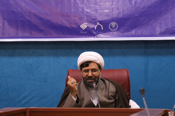 نقش مقابله با تهاجم فرهنگی دشمن  برعهده مداحان است