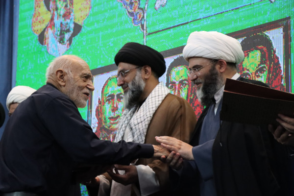 تجلیل از خانواده های شهدا | شاهدان قیام | نویسندگان و هنرمندان قیام ۱۵ خرداد