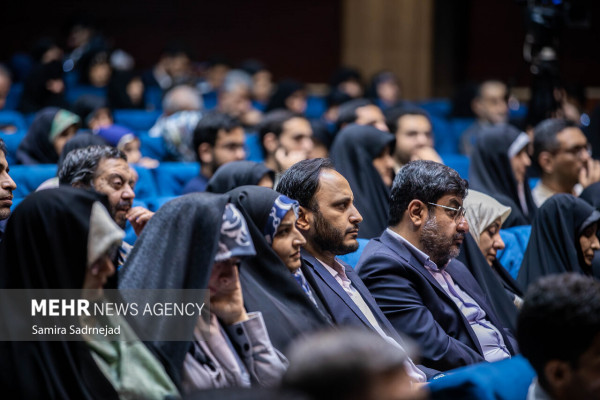 رونمایی از مستند پرواز در مه