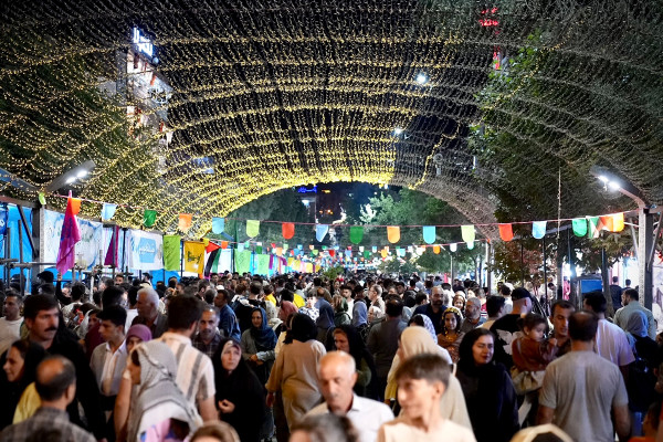 阿赫迈德教民在萨南达季的盛大聚会