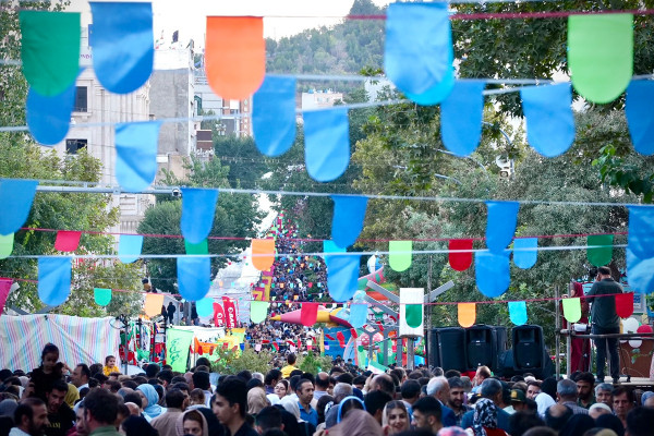 阿赫迈德教民在萨南达季的盛大聚会