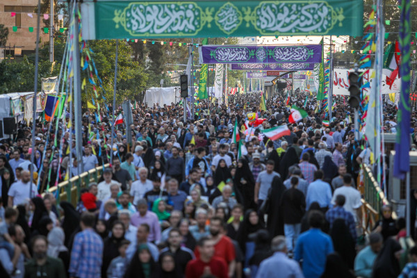 غدیر کا کلومیٹروں لمبا جلوس