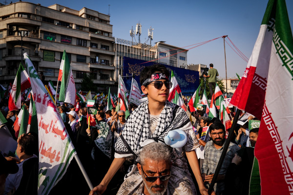 长达数公里的古迪尔游行