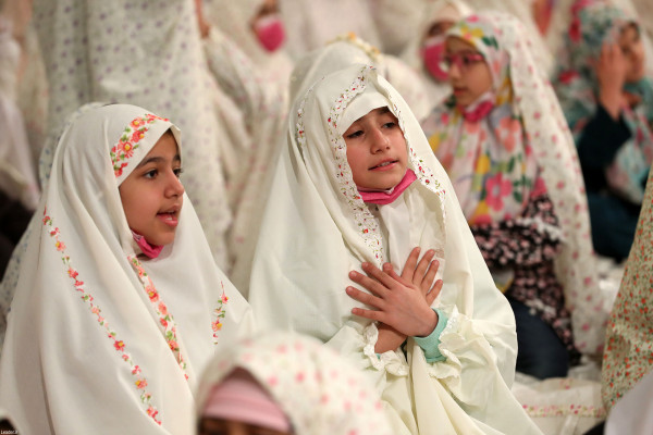 "احتفال الملائكة" بحضور المرشد الأعلى للثورة