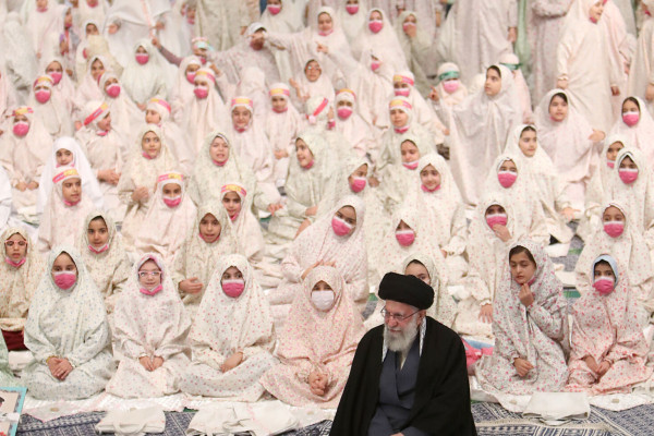 “天使庆典”，最高领袖出席