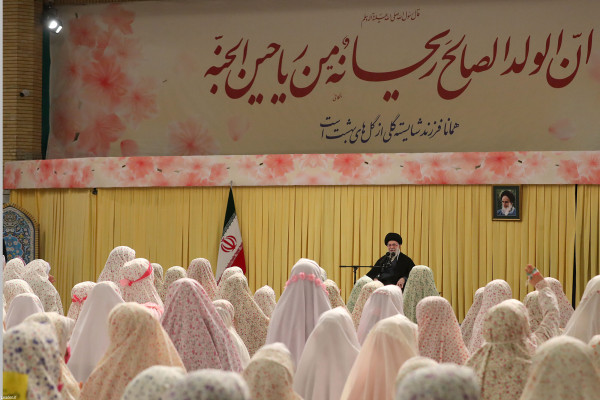 “天使庆典”，最高领袖出席