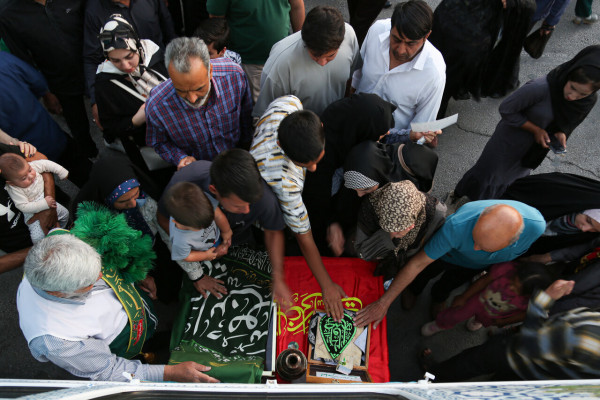 Kilometer-long Ghadir March in the Provinces