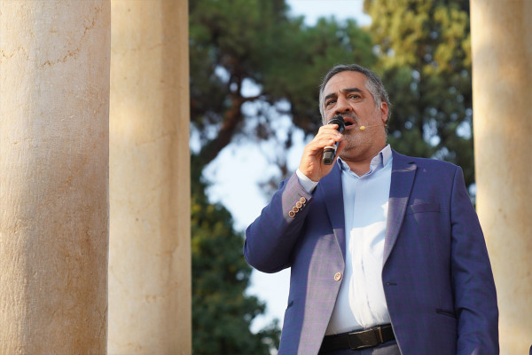 Celebración de Mahfel en el mausoleo de Hafez en Shiraz