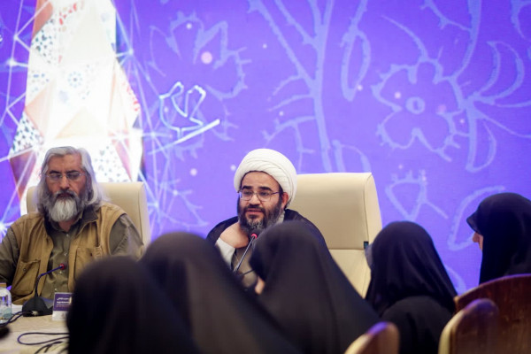 “Mehrvareh Havaye No”：表彰宗教社团的活动