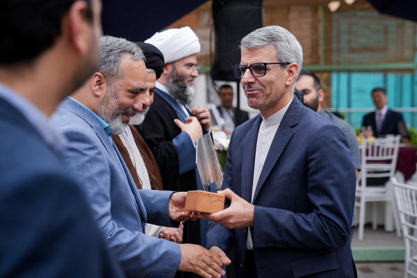 صحيفة طهران تايمز تحتفل بمرور ۴۶ عامًا