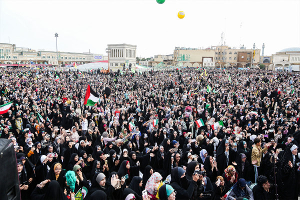 Акция «Как звезда» — крупнейший праздник для девушек в Иране