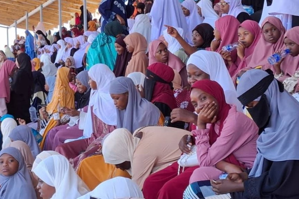 برنامج التلفزيون «محفل»؛ احتفالات قرآنية في إيران والعالم