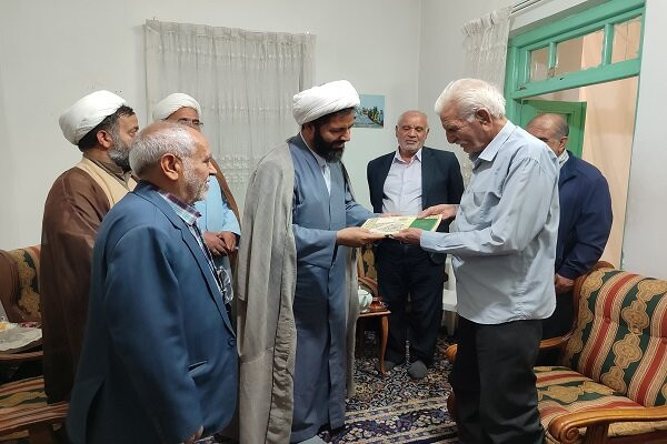 سروِ سربلندِ عشق؛ تکریم پدری که دو ققنوسش را به آستان دوست هدیه کرد