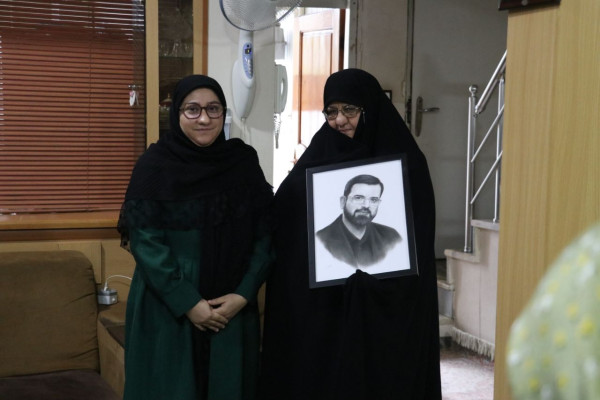 دیدار با خانواده شهید صادق زرین؛ روایت ایثار برای نسل امروز