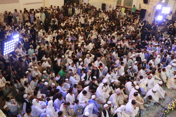 جمع قرآنی محفل در کنار امت احمد