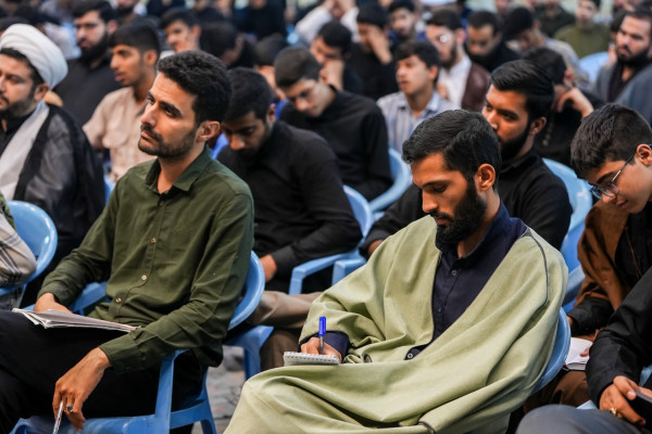 ۱۷ مرداد | دیدار رئیس سازمان تبلیغات اسلامی با طلاب خانه طلاب جوان