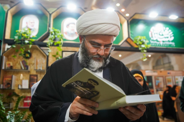 بازدید رئیس سازمان تبلیغات اسلامی از سی و ششمین نمایشگاه کتاب