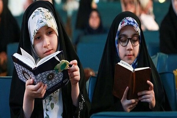 خانواده با آیه‌ها، مفاهیم قرآن را به خانه می‌آورد