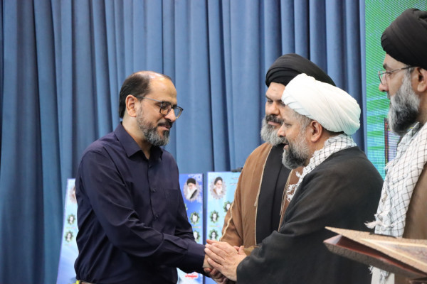 تجلیل از خانواده های شهدا | شاهدان قیام | نویسندگان و هنرمندان قیام ۱۵ خرداد